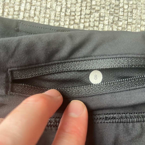 Lululemon speed short 2.5” - Picture 3 of 4